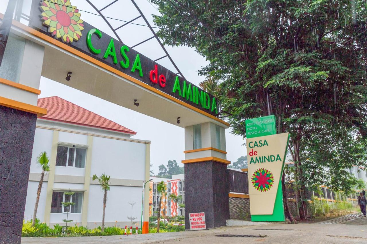 ホテル レッドドアーズ プラス ニア ジャティナンゴール タウン スクエア 2 Jatinangor エクステリア 写真